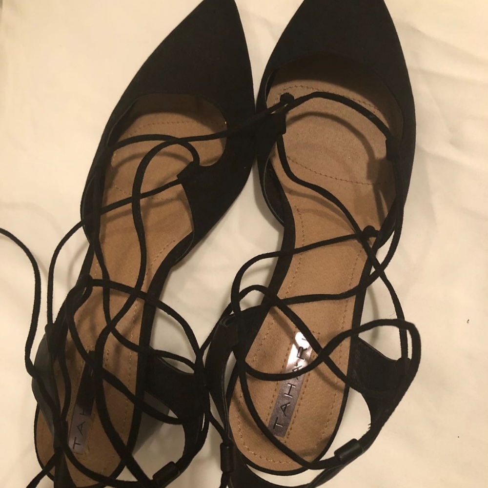 Women's Tahari Black Suede Lace ups shoe Size 8.5 - Picture 2 of 6